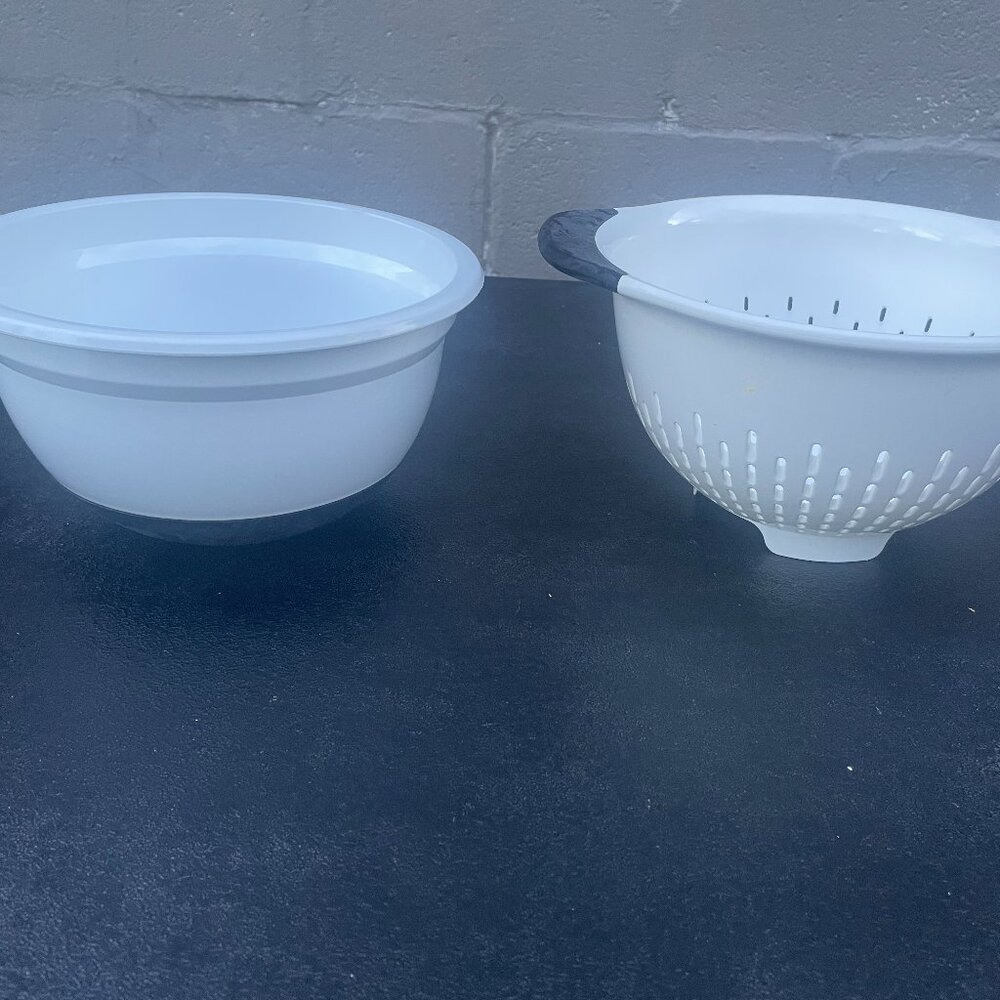 White Bowl and Colander Set